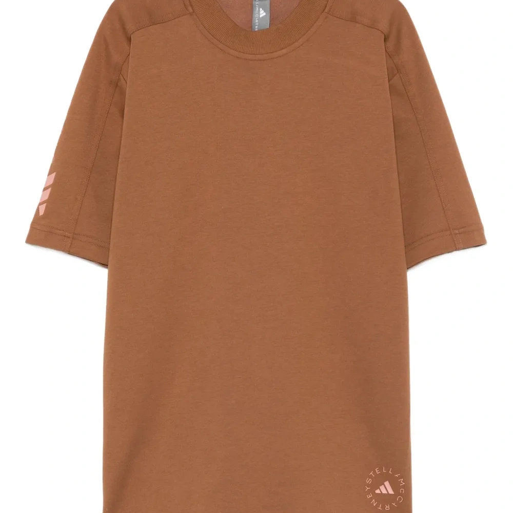 Футболка с логотипом