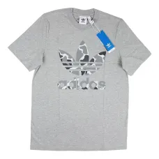 Футболка с камуфляжным принтом Футболка с камуфляжным принтом