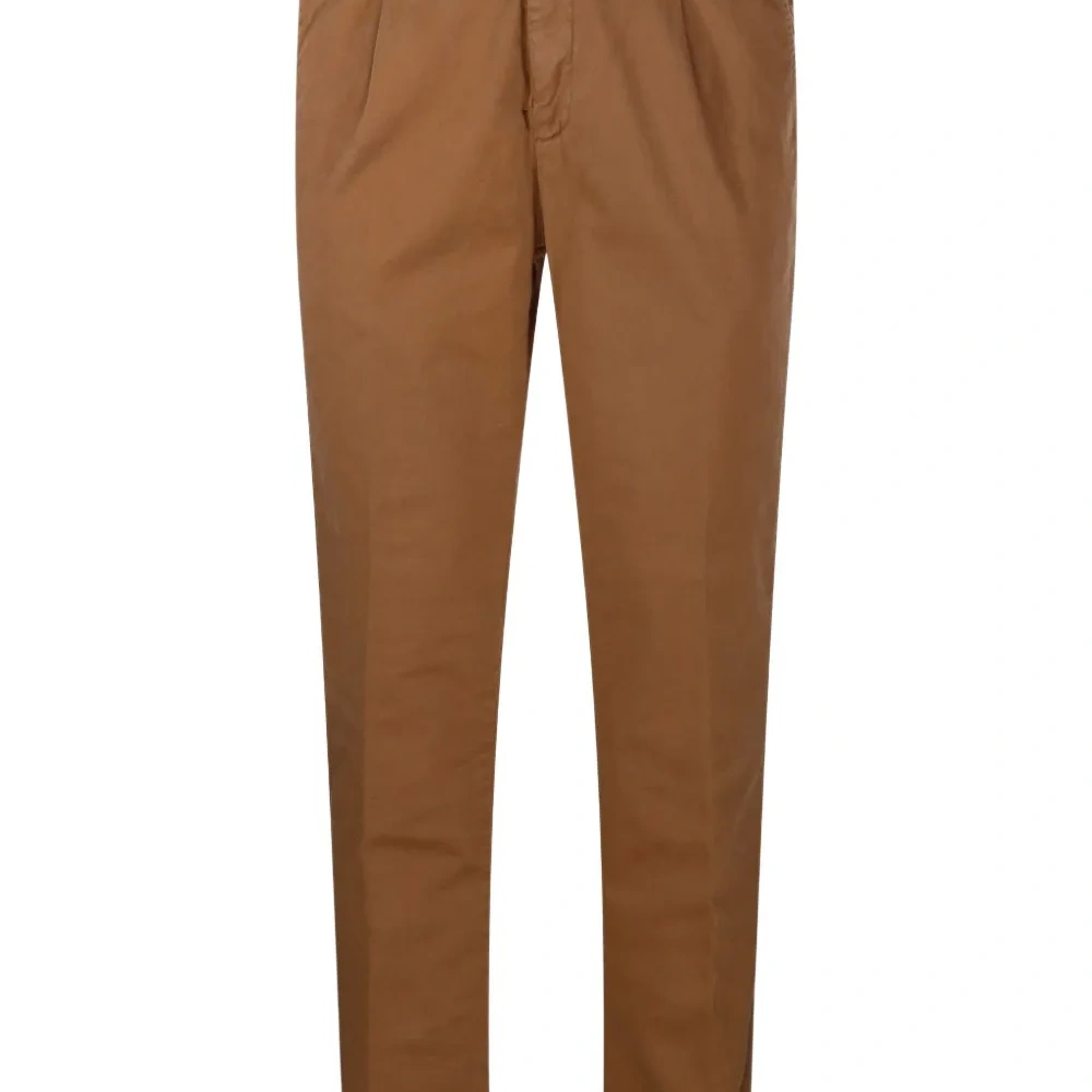 Брюки прямого кроя со складками