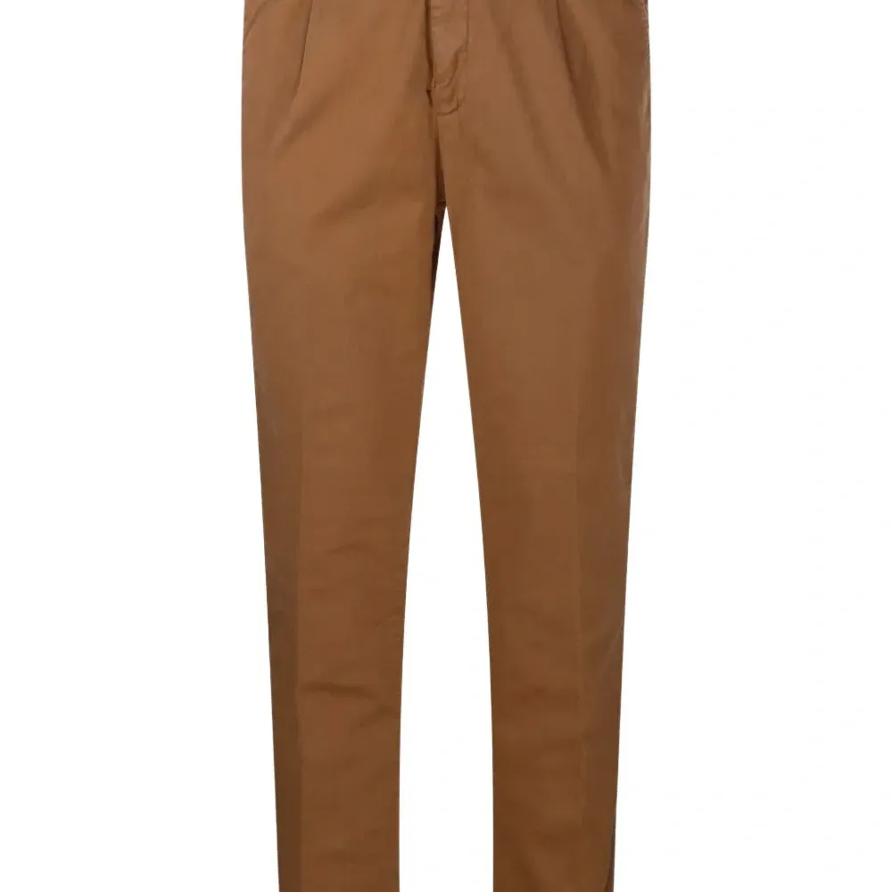 Брюки прямого кроя со складками Брюки прямого кроя со складками