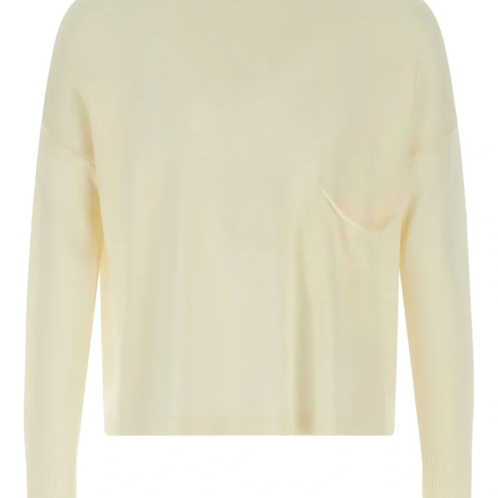 Свитер с круглым вырезом