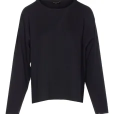 Свитер с круглым вырезом