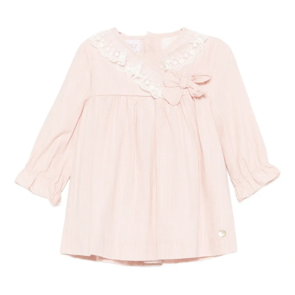 Платье из кружев с цветочным узором