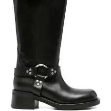 Ботинки с заклепками и пряжками