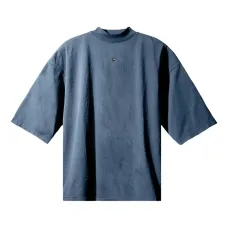 Футболка с высоким воротником