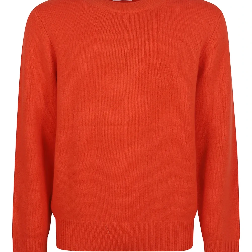 Свитер с круглым вырезом