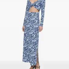 Платье с вырезами и длинными рукавами