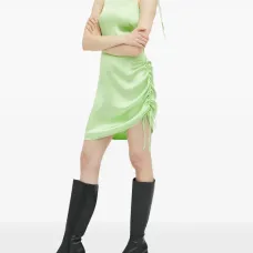 Платье с завязками на плечах и сборками