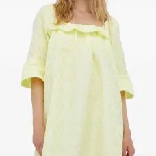 Платье с оборками и цветочным принтом