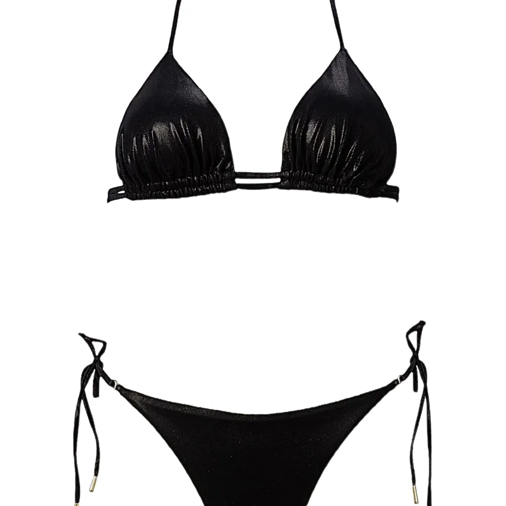 Бикини с треугольными чашками