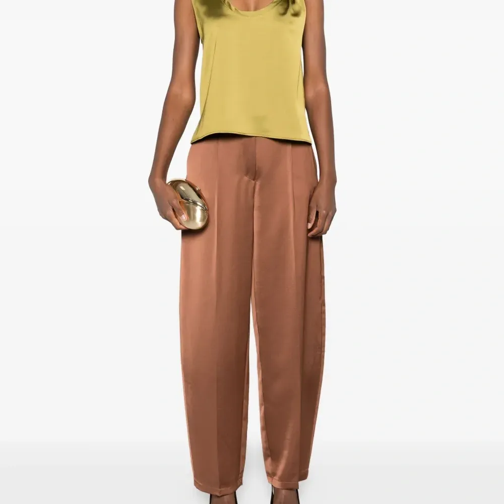 Декорированный топ без рукавов