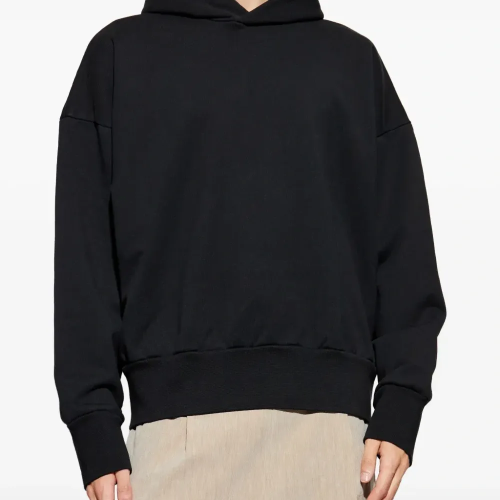 Худи с приспущенными плечами