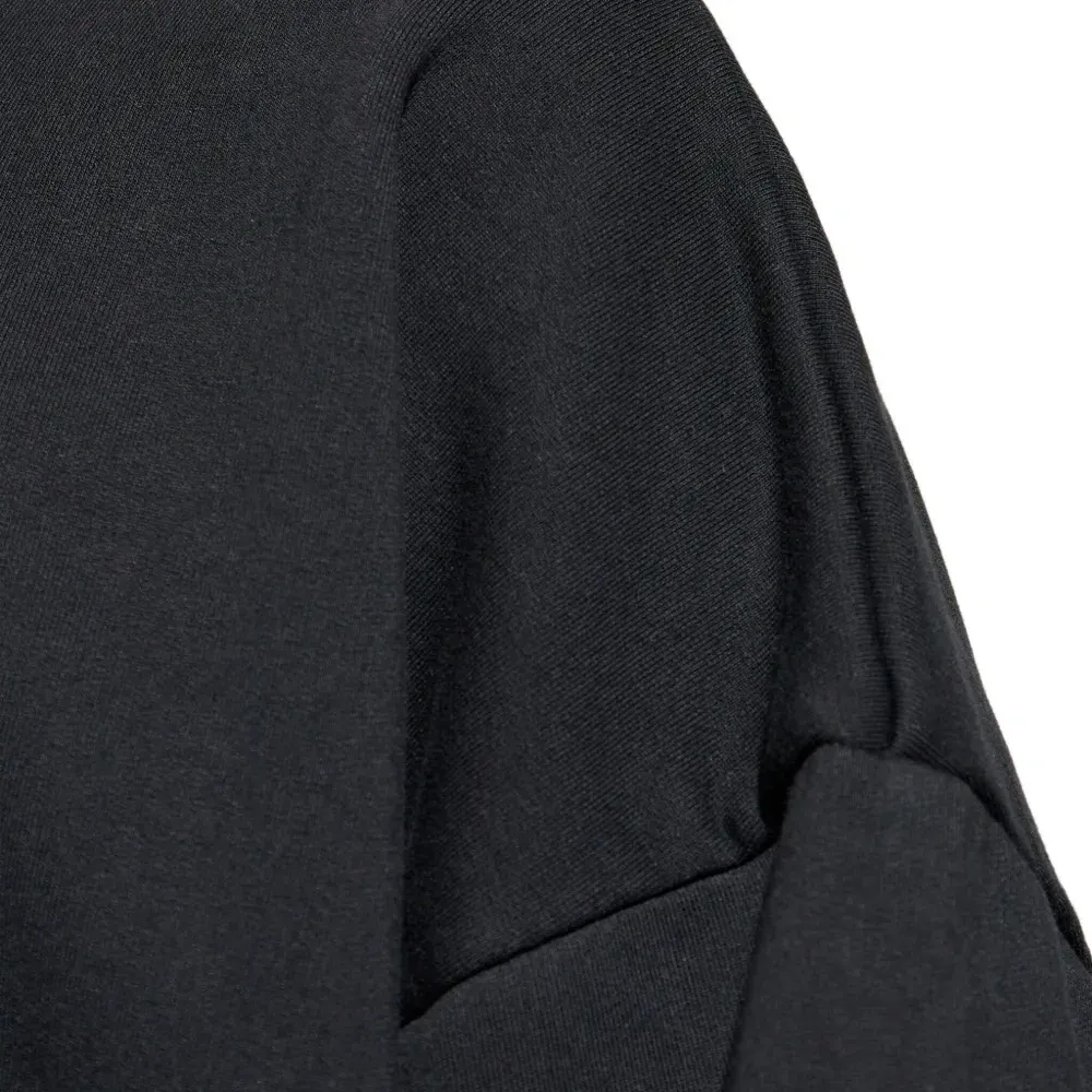 Худи с приспущенными плечами