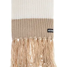 Шарф с бахромой из рубчатой вязки