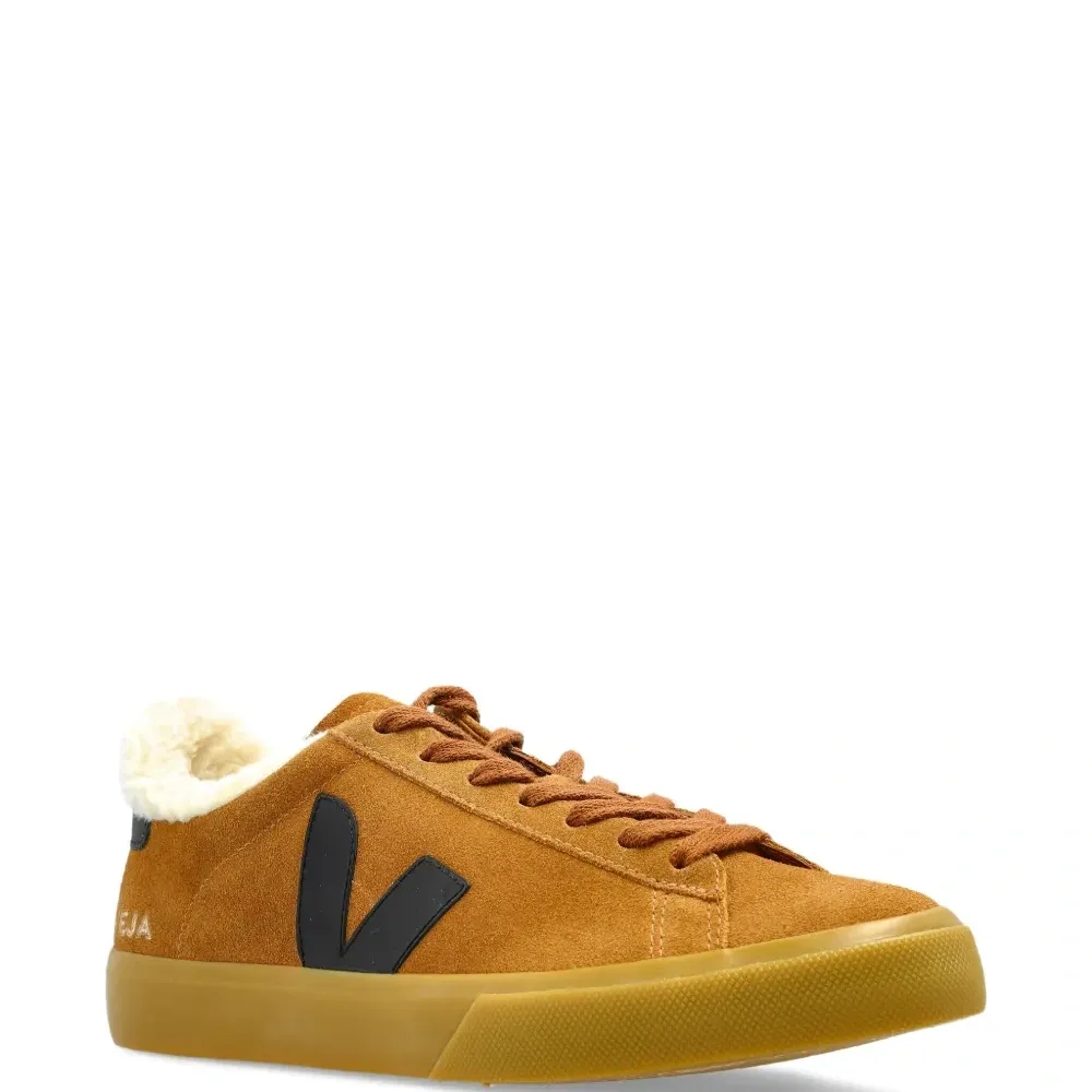 Кроссовки с логотипом