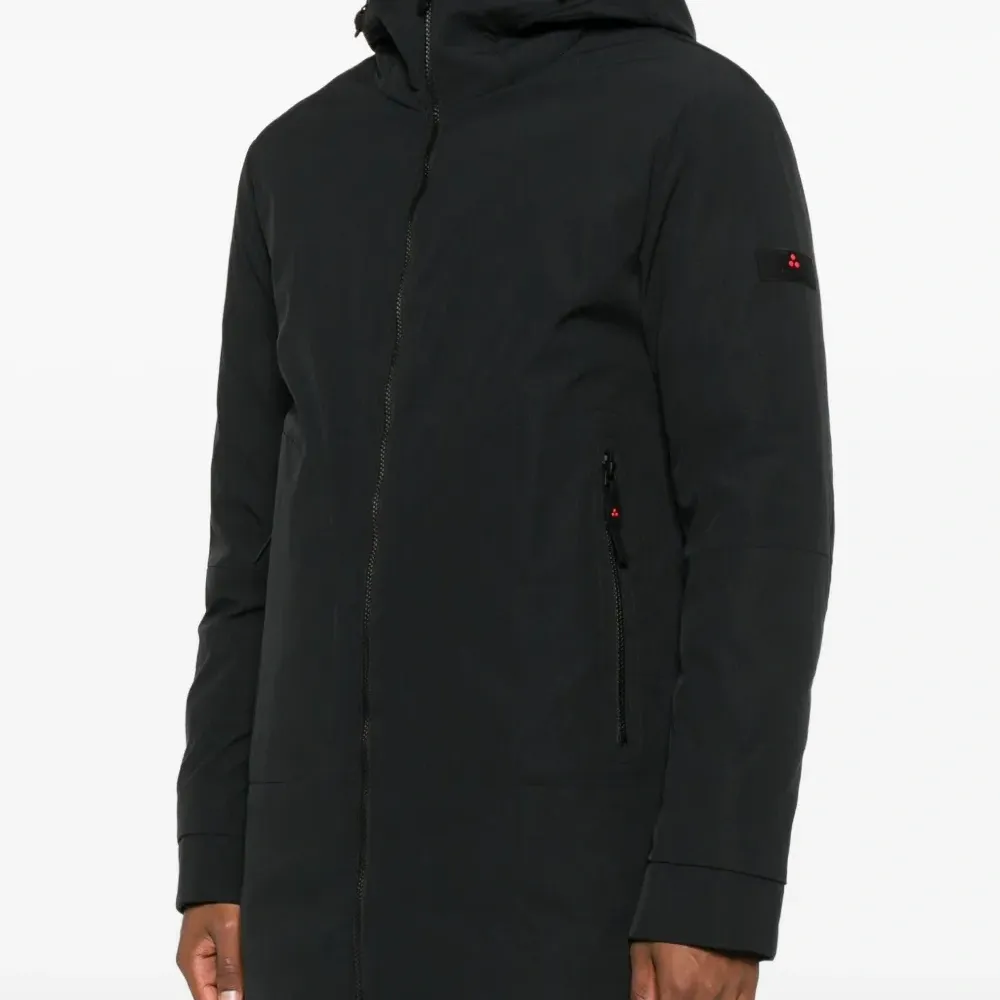 Пальто на молнии с капюшоном