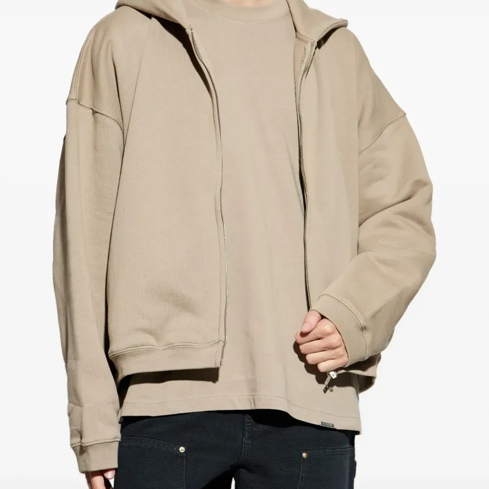 Толстовка на молнии с капюшоном