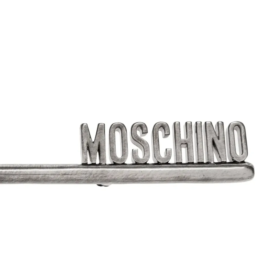 Брошь в виде декоративного ключа