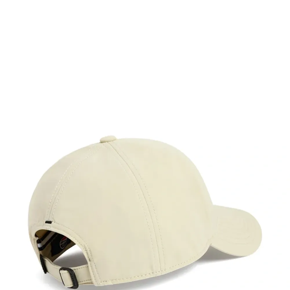 Бейсболка с нашивкой-логотипом