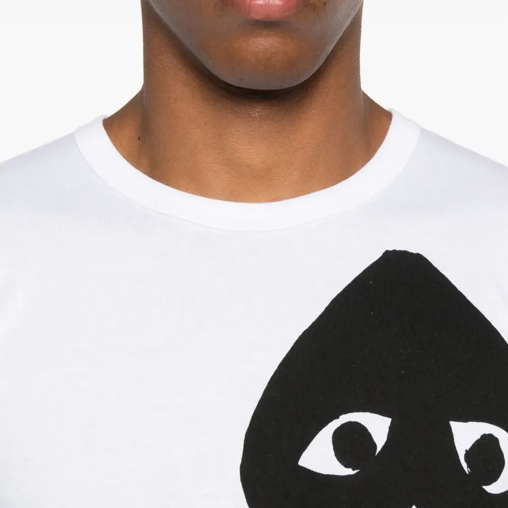 Футболка с логотипом