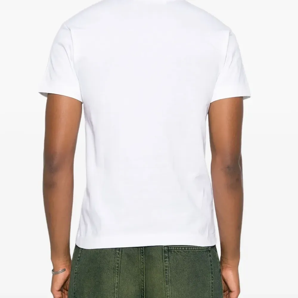 Футболка с логотипом