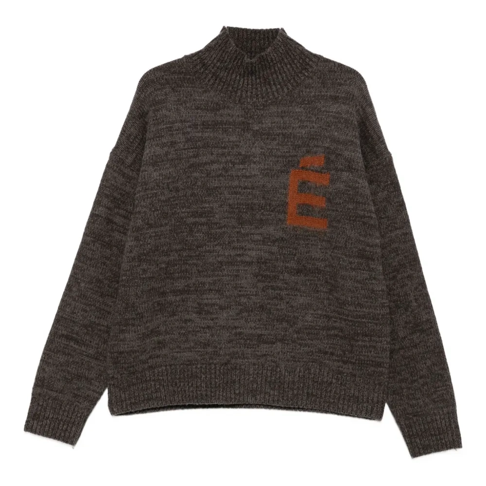 Свитер с воротником-трубой и логотипом