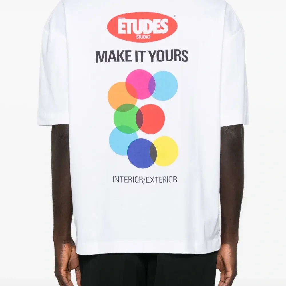 Футболка с логотипом