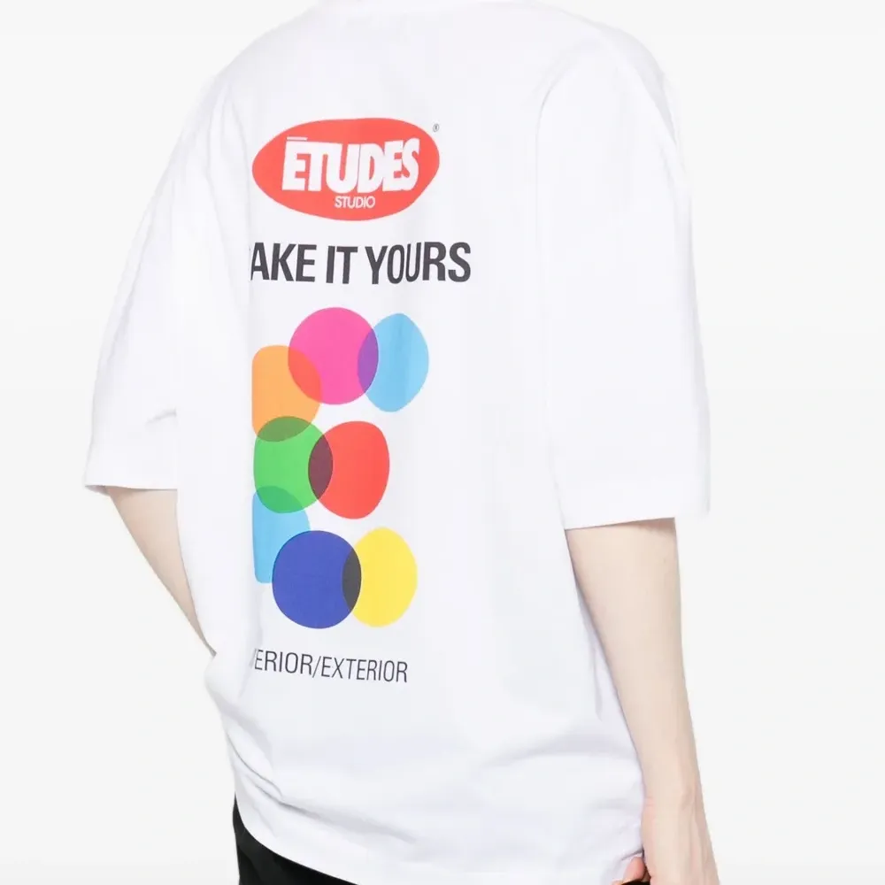 Футболка с логотипом