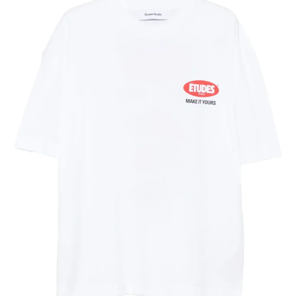 Футболка с логотипом