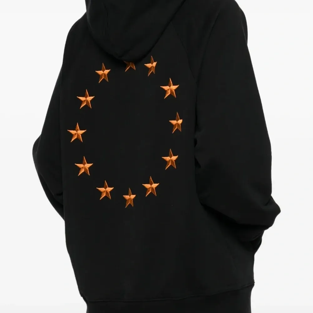 Худи с вышивкой