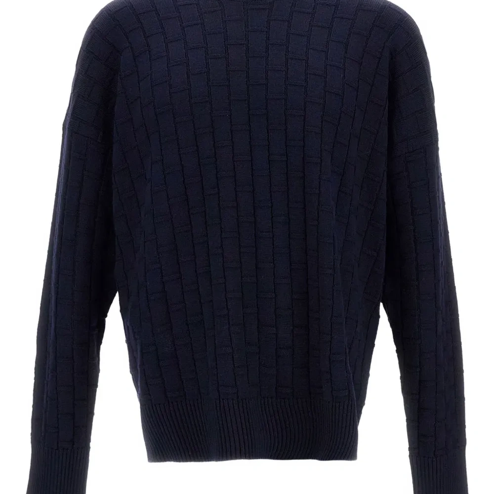 Свитер в рубчик