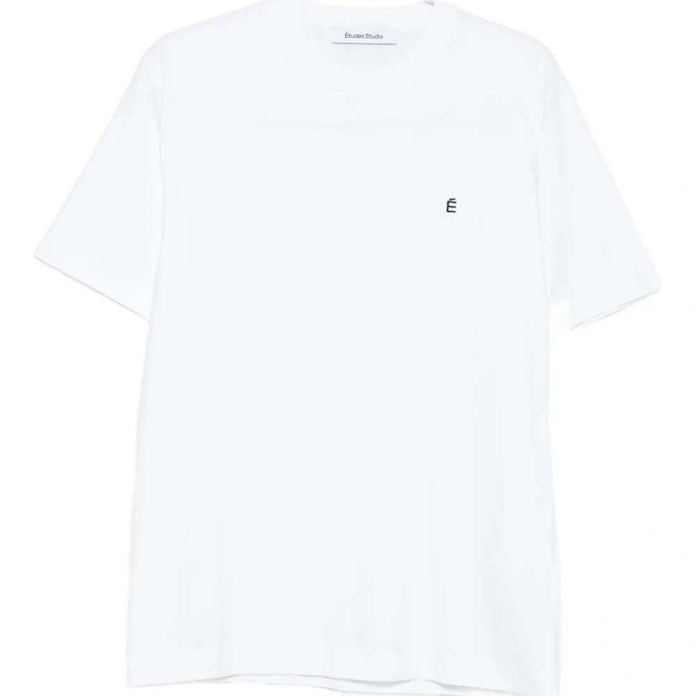 Футболка с вышитым логотипом