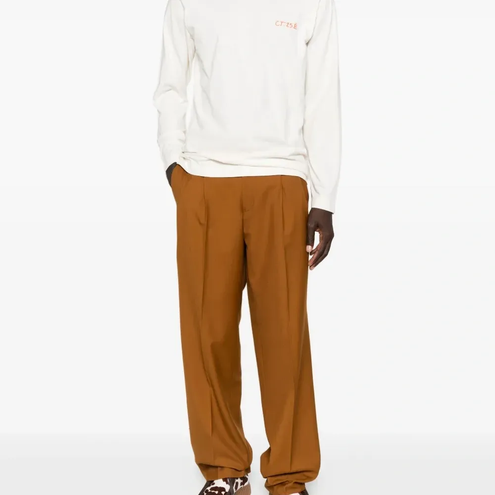 Брюки Loose Suit со складками и поясом Брюки Loose Suit со складками и поясом