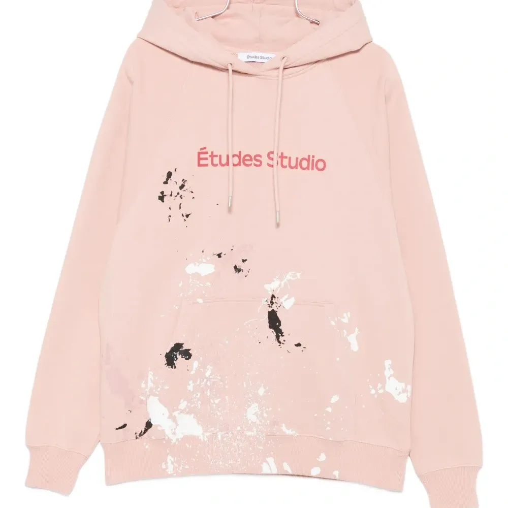 Худи с эффектом разбрызганной краски и логотипом