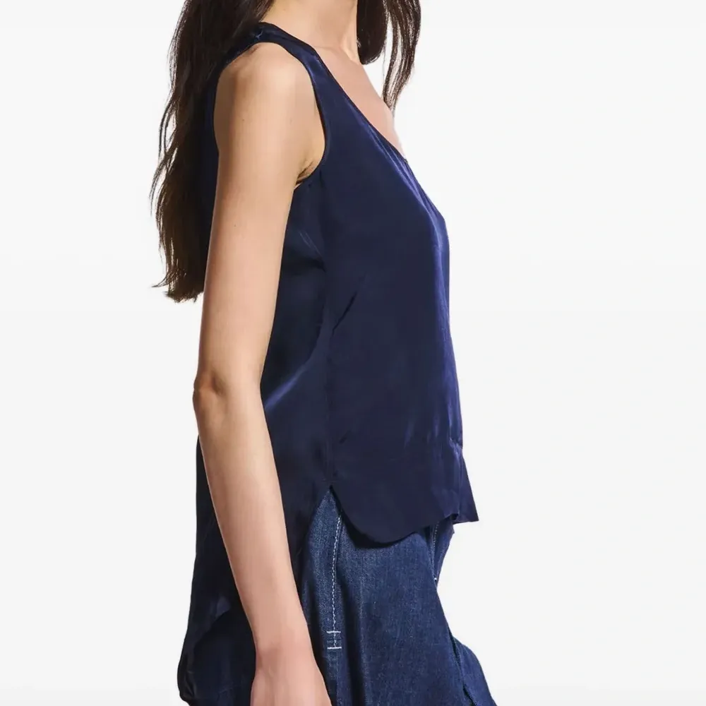 Топ без рукавов Топ без рукавов