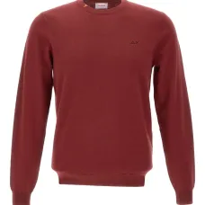 Свитер с круглым вырезом