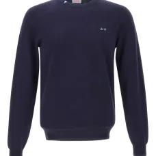 Свитер с круглым вырезом