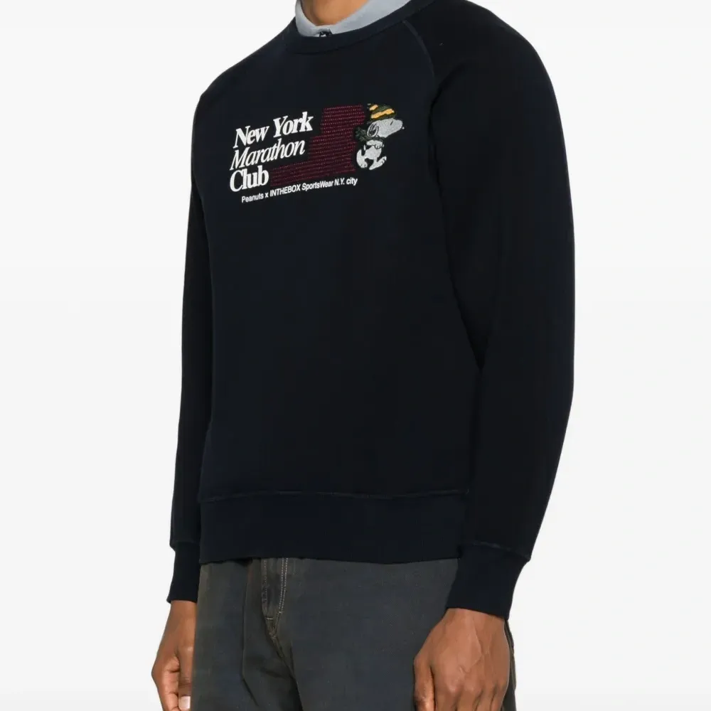 Толстовка с вышивкой из коллаборации с Peanuts Толстовка с вышивкой из коллаборации с Peanuts