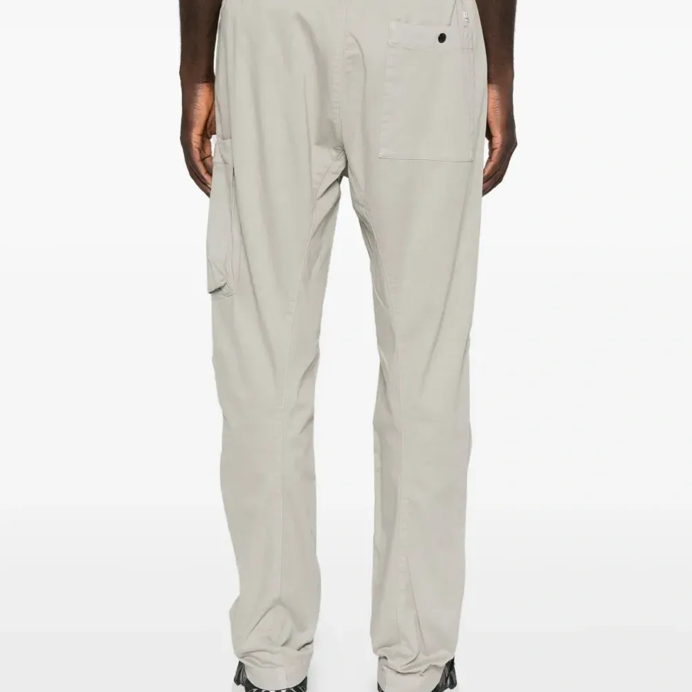 Брюки с карманами