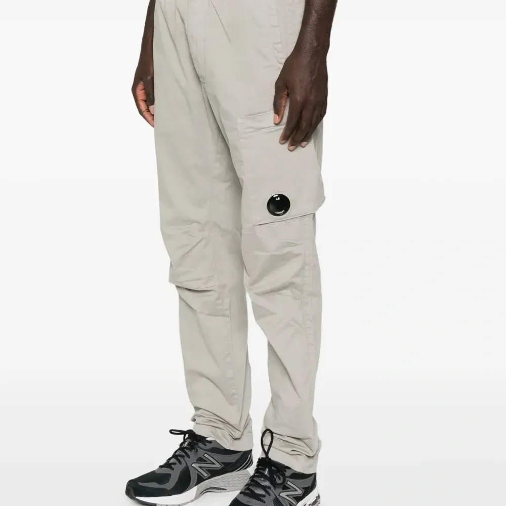 Брюки с карманами