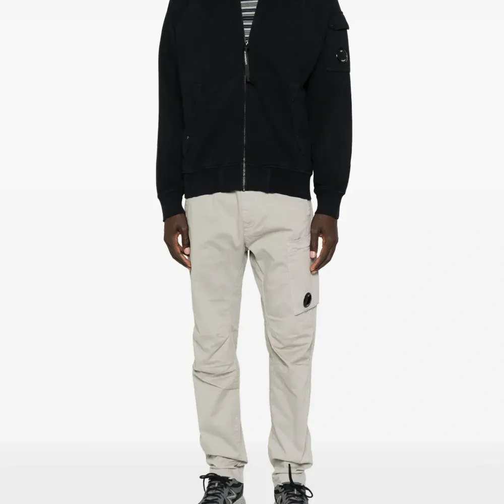 Брюки с карманами