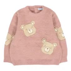 Пушистый свитер с вышивкой