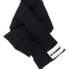 Дутый шарф с нашивкой-логотипом
