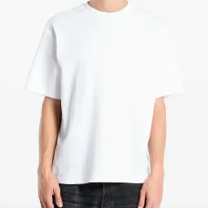 Футболка с вышитым логотипом