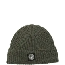 Шапка бини в рубчик с нашивкой-логотипом