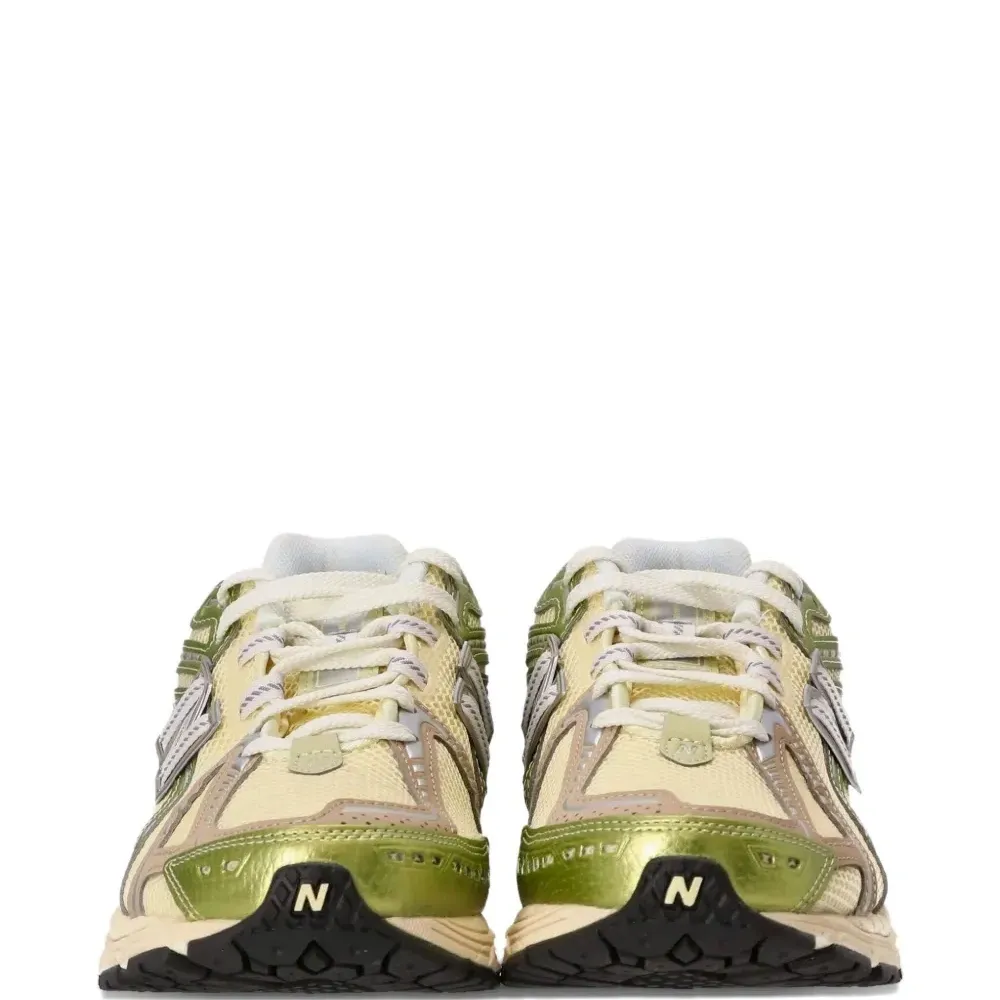 Дутые кроссовки 1906R