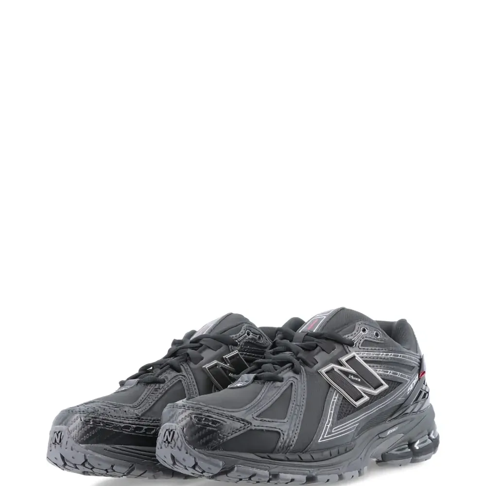 Кроссовки из замши 1906R