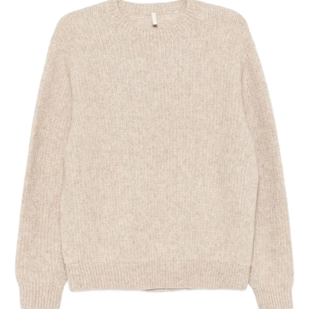 Свитер в рубчик