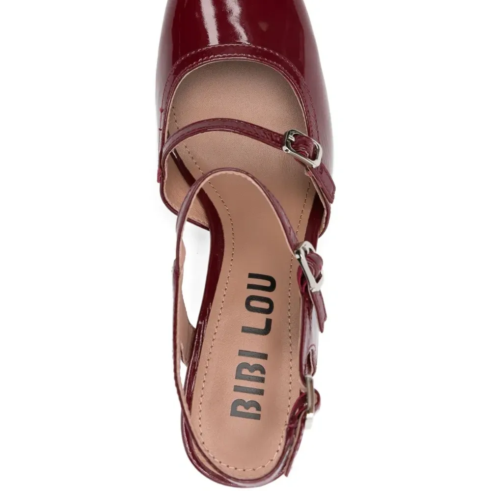 Кожаные туфли на каблуке