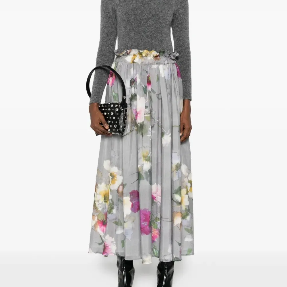 Миди-юбка с цветочным принтом и сборками Миди-юбка с цветочным принтом и сборками